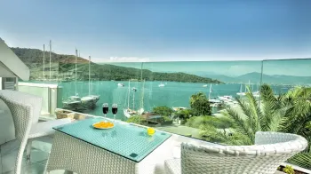 هتل مبله مرکزی Karagozler با دید دریا در Fethiye